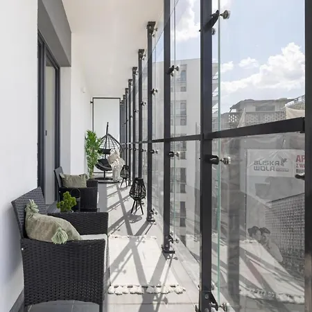 Family & Business Apartments Bliska Wola No1 - Delux 2 Bedroom With Spectacular Huge 22 M2 Terrace, Parking, Central Warsaw!