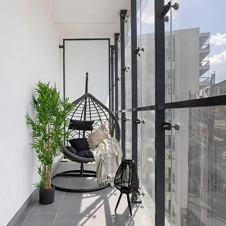 Family & Business Apartments Bliska Wola No1 - Delux 2 Bedroom With Spectacular Huge 22 M2 Terrace, Parking, Central Warsaw!